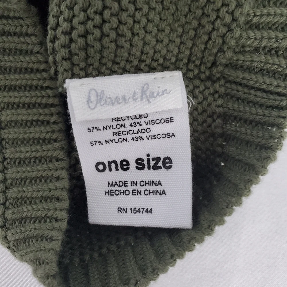 Oliver & Rain Olive Green Pom Beanie - One Size EUC